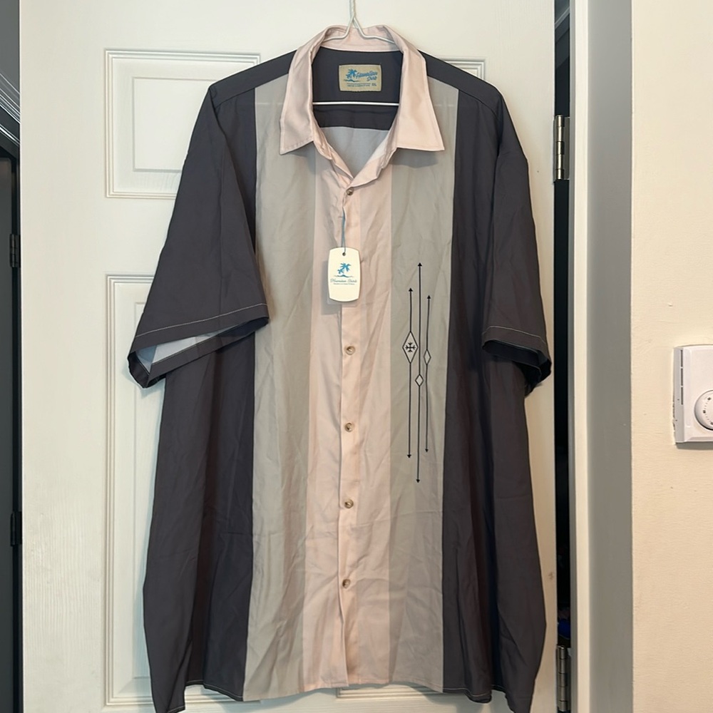 Men’s Hawaiian vacation button up shirt